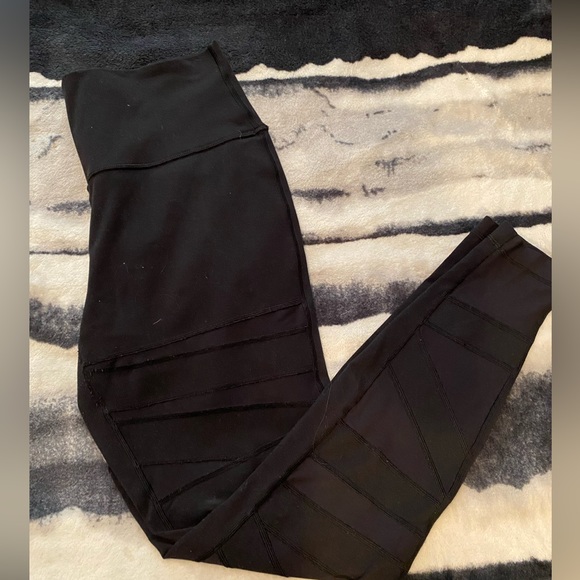 Lululemon Wunder Under Tech Mesh 28” - Picture 2 of 4